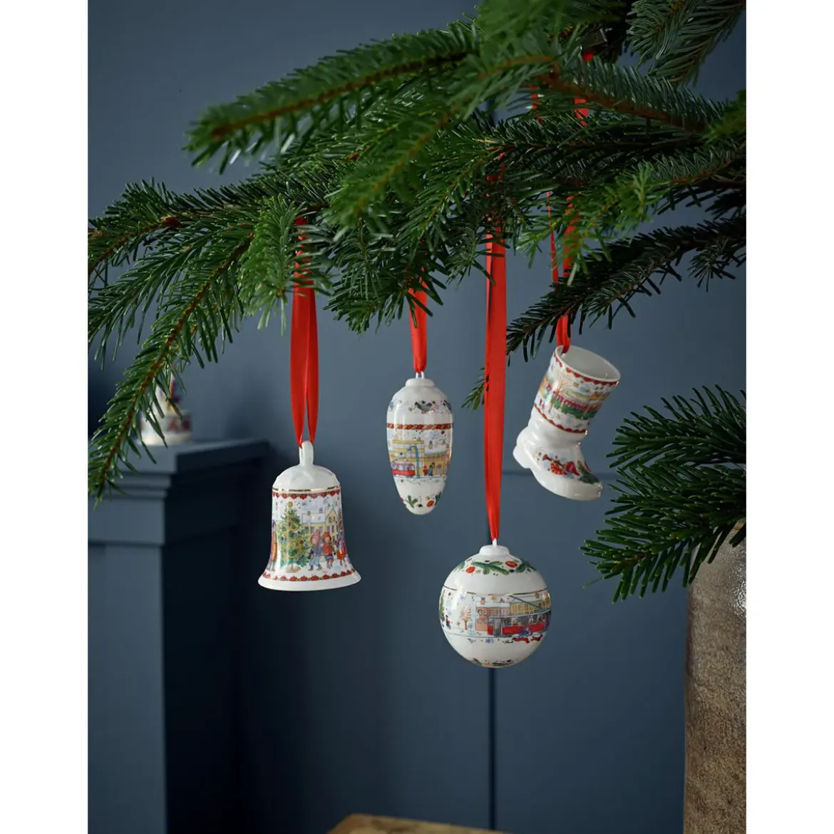 Hutschenreuther Porzellanglocke 8 cm Sammeledition Weihnachten Weihnachtsglocke 2023